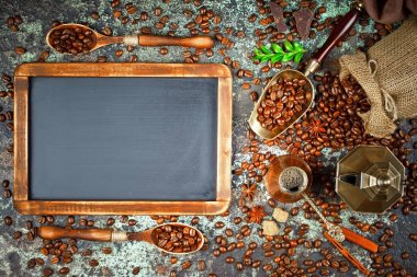 Siyah kahve sıcak bir içecek olduğunu