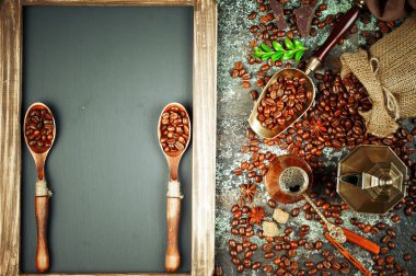 Siyah kahve sıcak bir içecek olduğunu