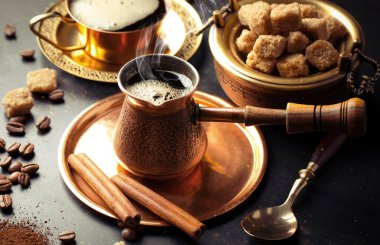 Siyah kahve sıcak bir içecek olduğunu