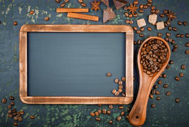 Siyah kahve sıcak bir içecek olduğunu