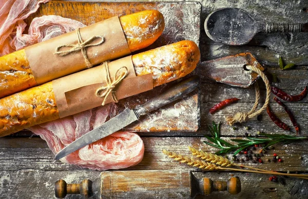 Pan Repostería Una Composición Con Accesorios Cocina Sobre Fondo Viejo — Foto de Stock