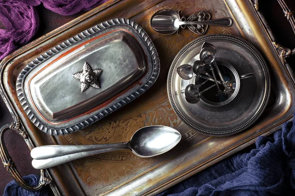 Старая Серебряная Посуда Аксессуарами Кухни — стоковое фото