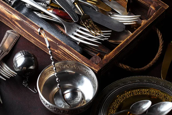 Oude Zilveren Schotels Met Accessoires Voor Keuken — Stockfoto