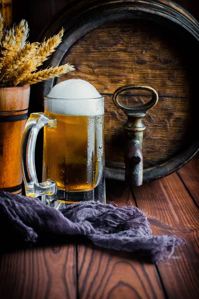 Легке Пиво Склянці Старому Тлі — стокове фото