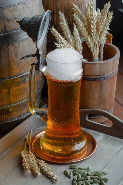 Light Foam Beer Glass Old Background — Stock Photo, Image