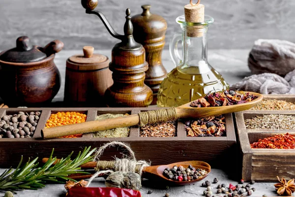 Especiarias Para Cozinhar Com Acessórios Cozinha Fundo Antigo — Fotografia de Stock