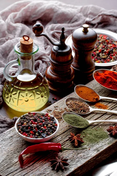 Especias Para Cocinar Con Accesorios Cocina Sobre Fondo Antiguo — Foto de Stock