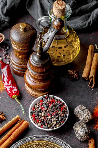 Especias Para Cocinar Con Accesorios Cocina Sobre Fondo Antiguo —  Fotos de Stock