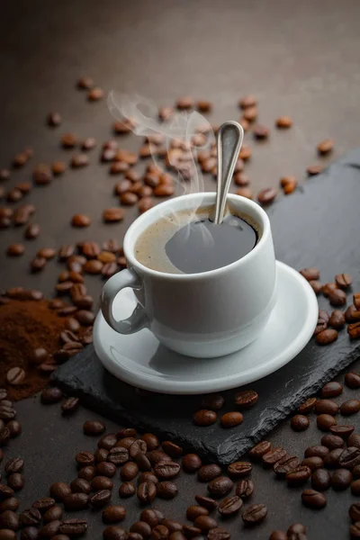 Svarta Kaffebönor Gammal Bakgrund — Stockfoto