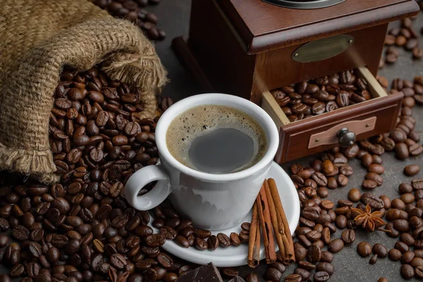 Granos Café Negro Sobre Fondo Viejo — Foto de Stock