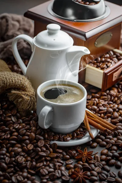 Svarta Kaffebönor Gammal Bakgrund — Stockfoto