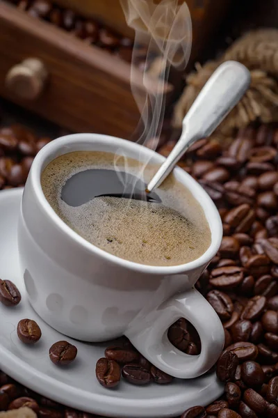 Svarta Kaffebönor Gammal Bakgrund — Stockfoto