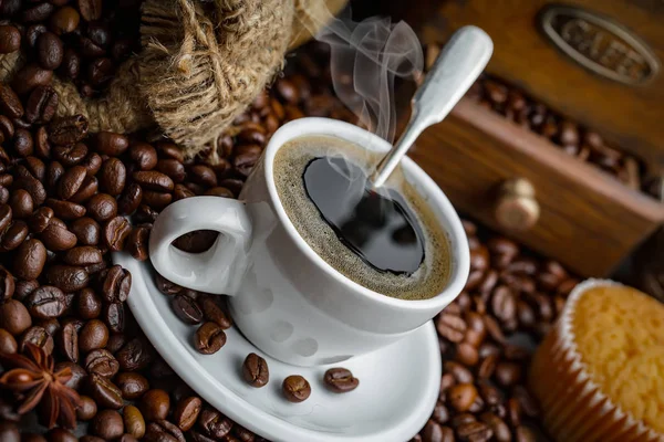 Svarta Kaffebönor Gammal Bakgrund — Stockfoto