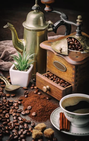 Kaffee Tasse Und Untertasse Auf Altem Hintergrund — Stockfoto