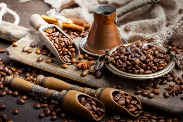 Koffie Een Kopje Schotel Een Oude Achtergrond — Stockfoto