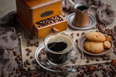 Kahve fincanındaki kahve fincanı, eski bir arka plan..