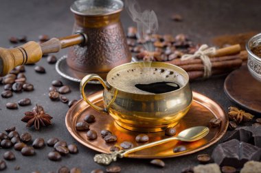 Kahve fincanındaki kahve fincanı, eski bir arka plan..