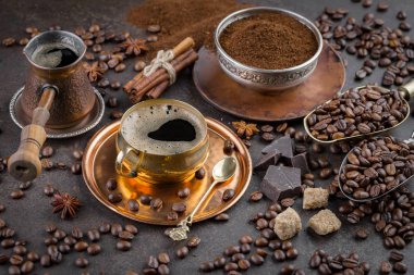 Kahve fincanındaki kahve fincanı, eski bir arka plan..