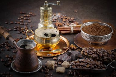 Kahve fincanındaki kahve fincanı, eski bir arka plan..