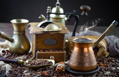 Kahve fincanındaki kahve fincanı, eski bir arka plan..