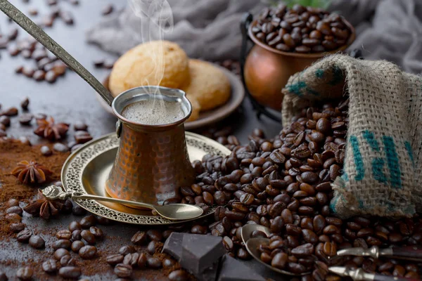 Café Noir Tasse Sur Une Table Composition Sur Vieux Fond — Photo