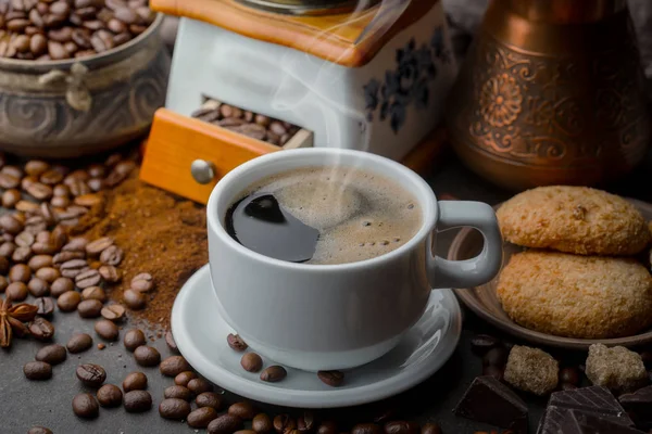 Los Granos Café Tostan Una Sartén Con Humo — Foto de Stock