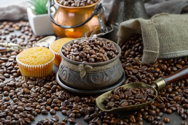 Café Negro Sobre Fondo Viejo Una Taza — Foto de Stock