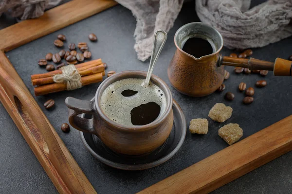 Café Negro Sobre Fondo Viejo Una Taza — Foto de Stock