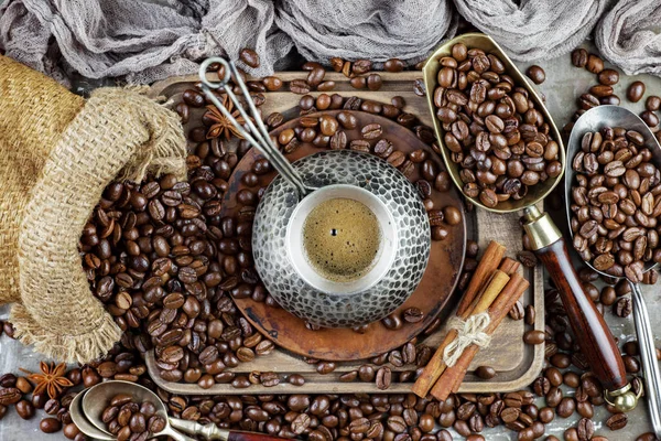 Café Negro Sobre Fondo Viejo Una Taza — Foto de Stock