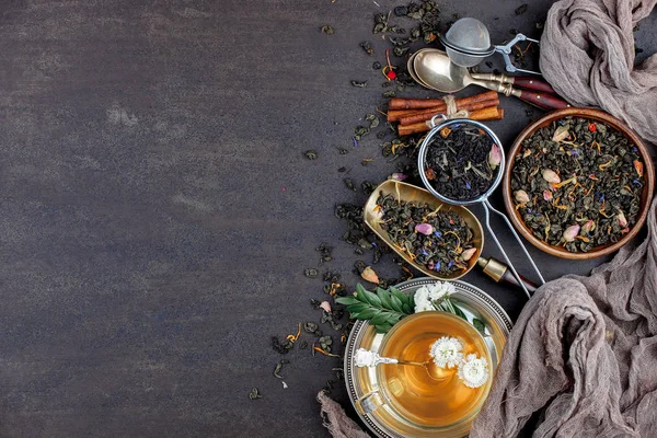 Сушений Листяний Чай Старому Тлі — стокове фото