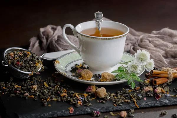 Tee Einer Tasse Auf Altem Hintergrund — Stockfoto