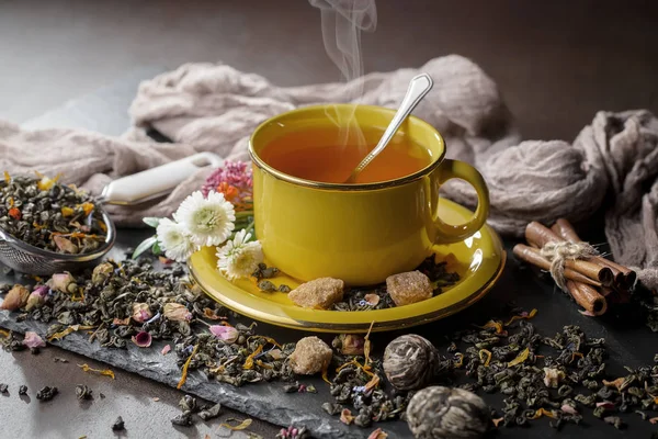Tee Einer Tasse Auf Altem Hintergrund — Stockfoto
