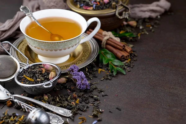 Tee Einer Tasse Auf Altem Hintergrund — Stockfoto