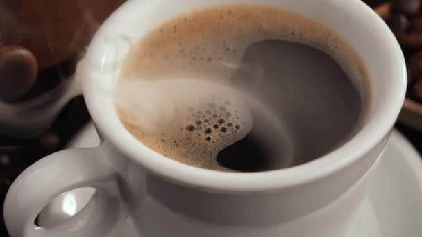 Varmt Kaffe Kopp Med Ånga Gammal Bakgrund — Stockvideo