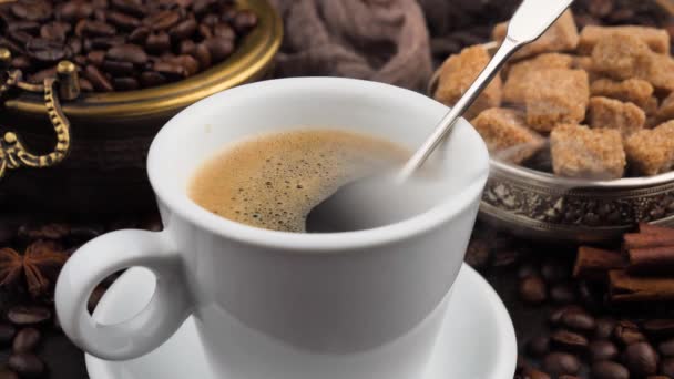 Caffè Caldo Una Tazza Con Vapore Vecchio Sfondo — Video Stock