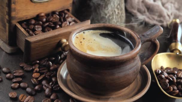 Caffè Caldo Una Tazza Con Vapore Vecchio Sfondo — Video Stock