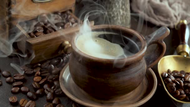 Caffè Caldo Una Tazza Con Vapore Vecchio Sfondo — Video Stock