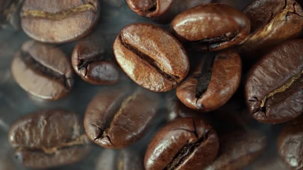 Grains Café Torréfiés Avec Fumée Dans Une Casserole — Video