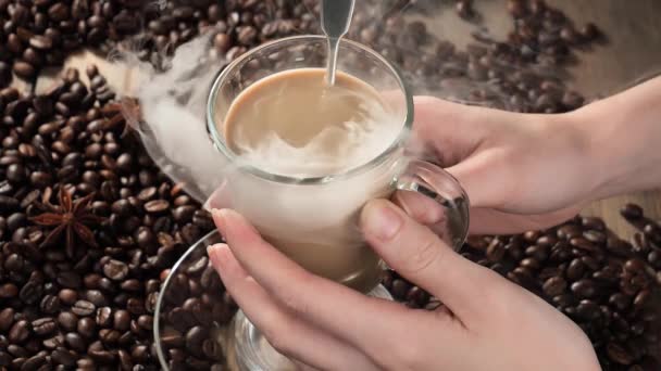 Гаряча Кава Чашці Парою Старому Тлі — стокове відео