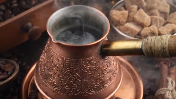 Caffè Caldo Una Tazza Con Vapore Vecchio Sfondo — Video Stock