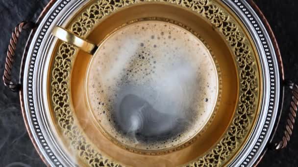 Café Caliente Una Taza Con Vapor Sobre Fondo Viejo — Vídeos de Stock