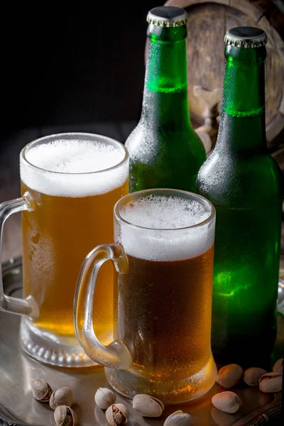 Leichtes Bier Glas Auf Einem Tisch Komposition Mit Accessoires Auf — Stockfoto