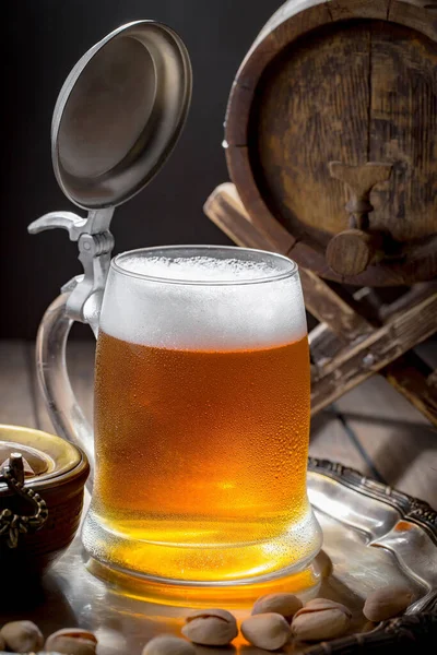 Licht Bier Een Glas Een Tafel Compositie Met Accessoires Een — Stockfoto