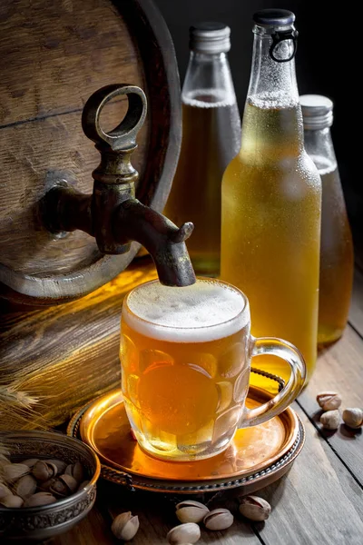 Light Beer Glass Table Composition Accessories Old Background — Stock Photo, Image