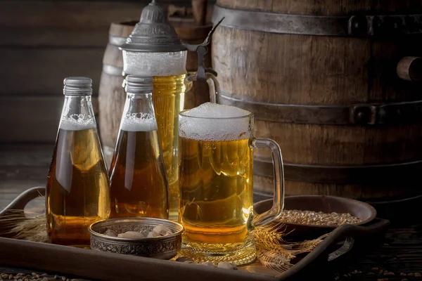 Leichtes Bier Glas Auf Dem Tisch — Stockfoto