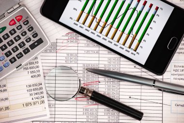 Büroda muhasebe ve iş konuları