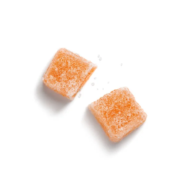 Конфеты из мармелада, разрезанные на две части с сахаром — стоковое фото