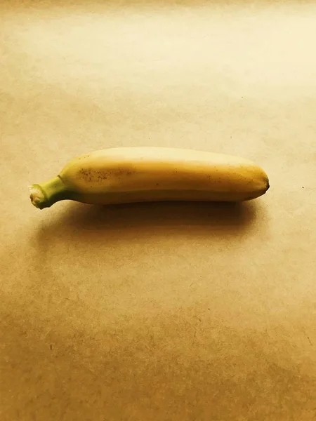 Желтый Спелый Банан Маленький Симпатичный Банан — стоковое фото