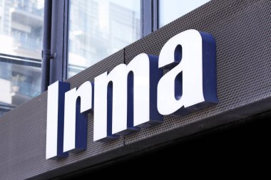 Copenhagen, Danimarka - 8 Nisan 2018: Logo Irma - Kopenhag ve diğer bölgelerinde Doğu Danimarka Coop, bir tavada İskandinav perakende zinciri sahibi süpermarketlerde high-end zinciri için