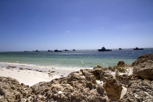 Vissersboten Afgemeerd Baai Stockafbeelding